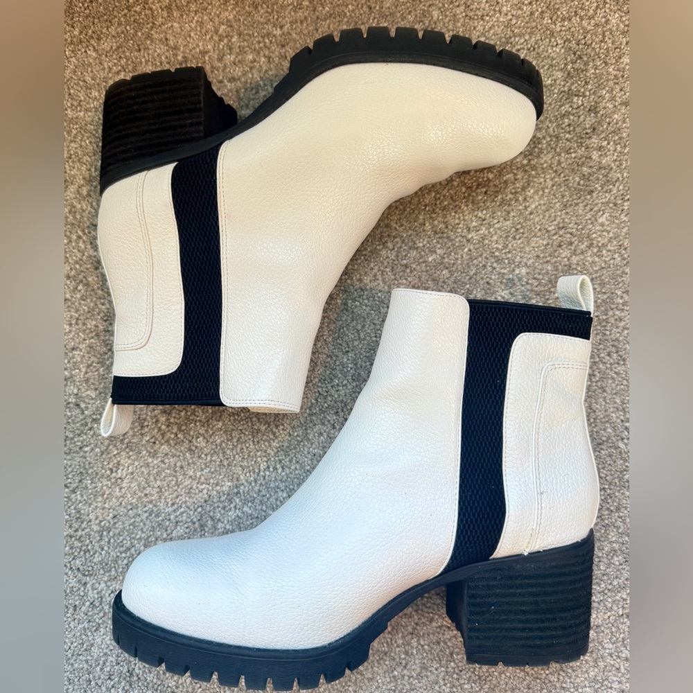 MIA Women's Jonna Round Toe Chelsea Booties, White & Black, Size 10 EUC - Picture 6 of 9